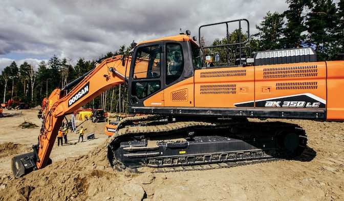noticias-maquinaria-Doosan-excavadora