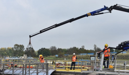 noticias-maquinaria- dos grúas Fassi