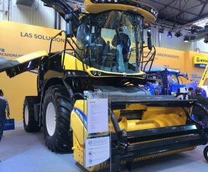 noticias-maquinaria-picadora-forraje -New Holland FR Forage Cruiser FR780-fIMA