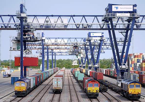 noticias-maquinaria-Lieberr-gruas-portico