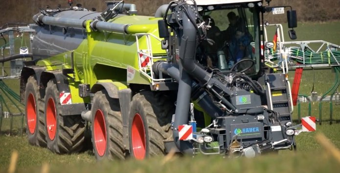 noticias-maquinaria-XERION 4200 SADDLE TRAC-claas