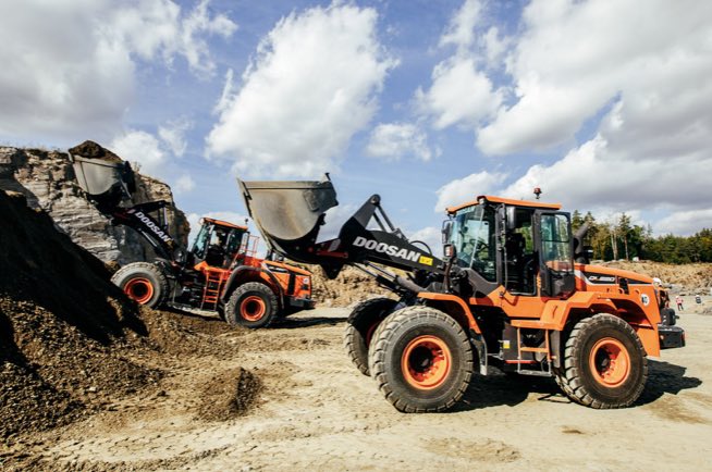 noticias-maquinaria-cargadora-DL220- 5-doosan