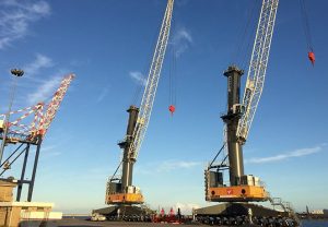 noticias-maquinaria-grúas móviles de puerto Liebherr