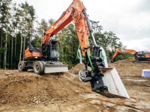 noticias-maquinaria-SVAB_Steelwrist en excavadoras Doosan