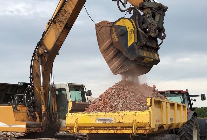 noticias-maquinaria-MB Crusher-clientes