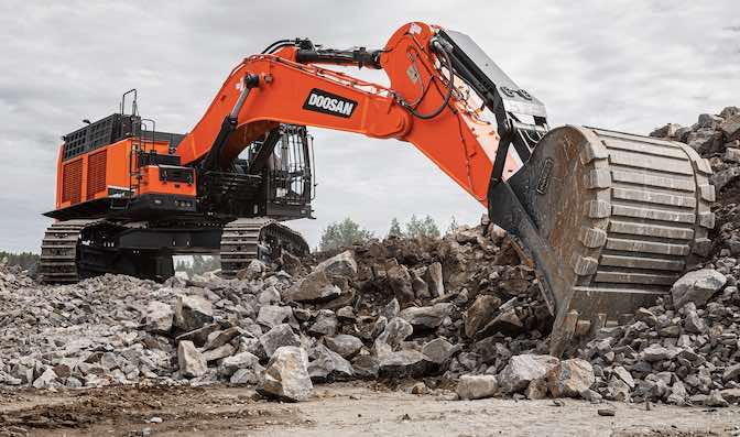 noticias-maquinaria- DX800LC-7-doosan-excavadora