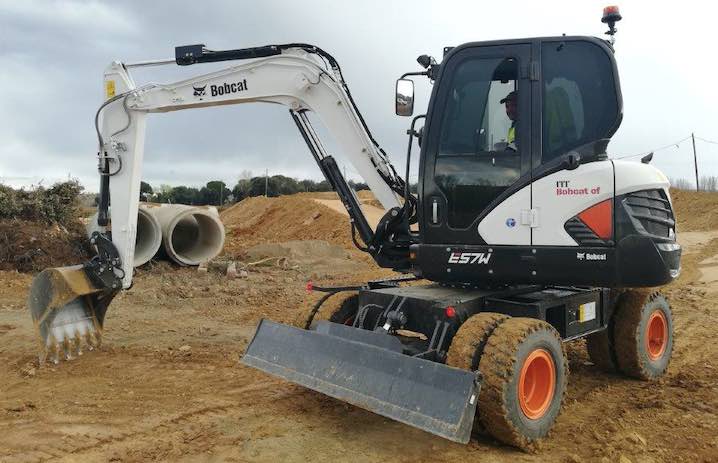 noticias-maquinaria-Excavadora de ruedas Bobcat E57W