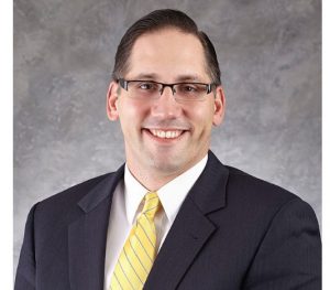 noticias-maquinaria-Manitowoc-Aaron H. Ravenscroft