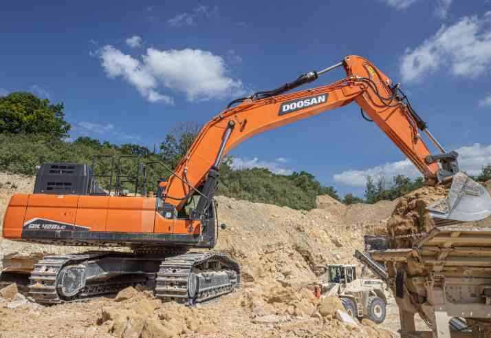 noticias-maquinaria-doosan-excavadora-DX420LC-7 Fase V