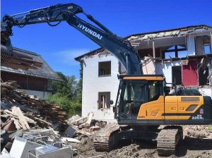 noticias-maquinaria-Holzer Tiefbau- excavadora Hyundai HX220AL