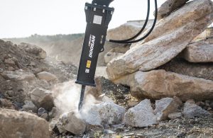 noticias maquinaria martillos hidráulicos Doosan HB