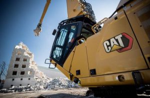 noticias maquinaria 352 UHD caterpillar finanzauto