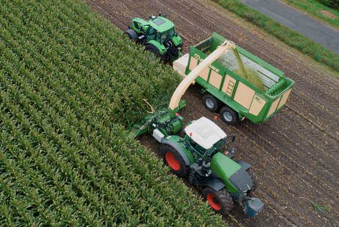 noticias maquinaria KRONE osechadora de forraje montada en tractor