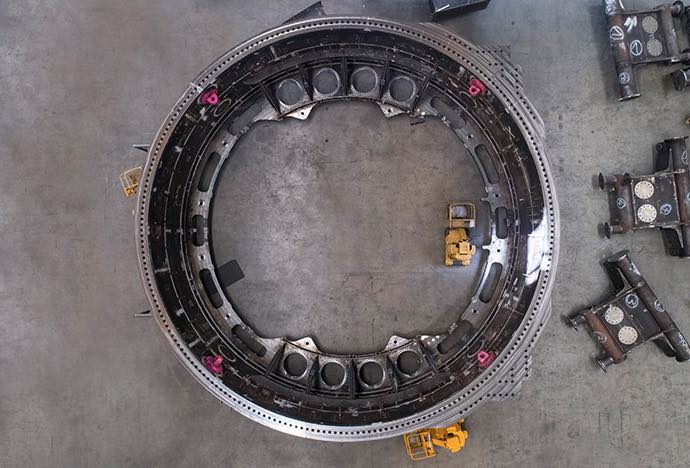 noticias maquinaria Liebherr fabricación grúa 150000-3000