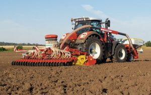 noticias maquinaria serie 103 C de las gradas rotativas LION de Pöttinger