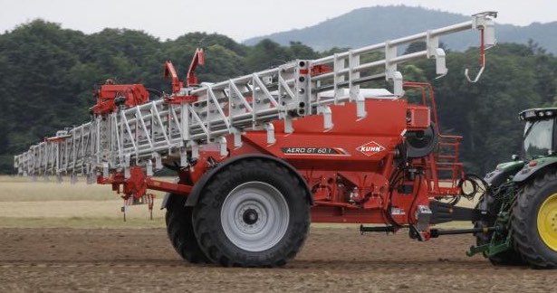 noticias maquinaria esparcidor Kuhn