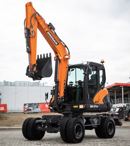 noticias maquinaria Doosan lanza la nueva excavadora DX57W-7 de Fase V