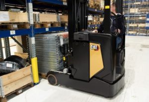 noticias maquinaria Cat® Lift Trucks retráctiles