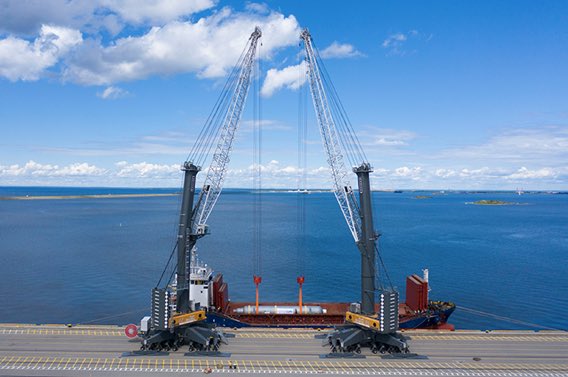 noticias maquinaria grúas móviles portuarias Liebherr