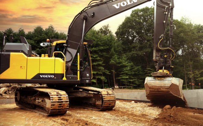 noticias maquinaria Engcon y Volvo colaboración global