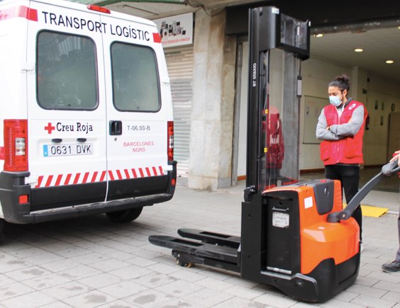 noticias maquinaria Toyota Material Handling cruz roja