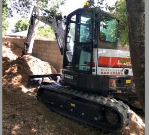 noticias maquinaria Elevaciones Caravana crece con Bobcat