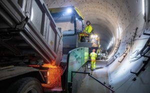 noticias maquinaria Máquinas VÖGELE túnel