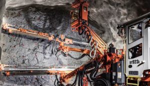 noticias maquinaria Sandvik DT923i jumbo
