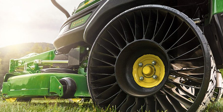 noticias maquinaria John Deere segadoras neumáticos radiales sin aire Michelin