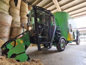 noticias maquinaria remolques mezcladores autopropulsados ​​Faresin