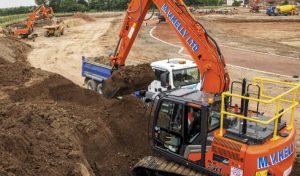 noticias maquinaria excavadora Hitachi ZX130-7