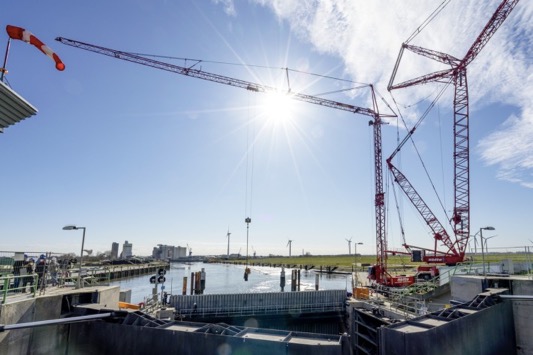 noticias maquinaria grua Liebherr MK 88 Plus