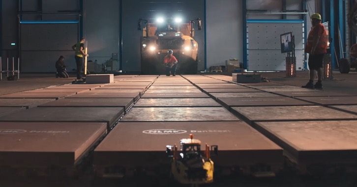 noticias maquinaria Volvo CE de 100 t con LEGO® TECHNIC ™
