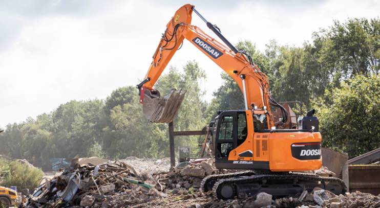 noticias maquinaria excavadora sobre orugas Doosan DX235LCR-7