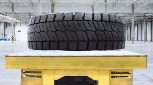 noticias maquinaria neumáticos gigantes EARTHMAX SR 468 BKT