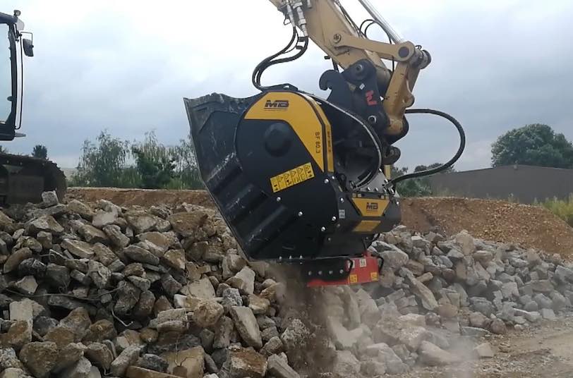 noticias maquinaria cuchara trituradora de mandíbulas MB Crusher