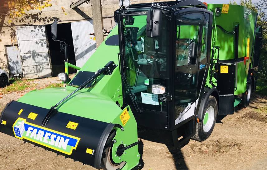 noticias maquinaria Farming Agrícola entrega un carro autopropulsado Faresin