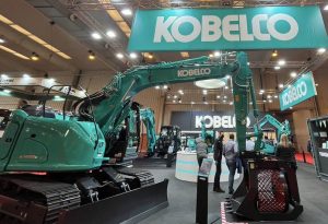 noticias maquinaria Kobelco SK140SRLC-7