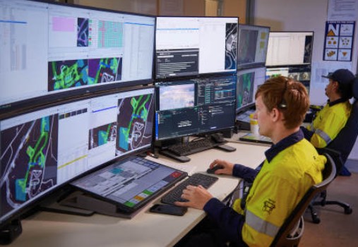 noticias maquinaria Newmont y Caterpillar