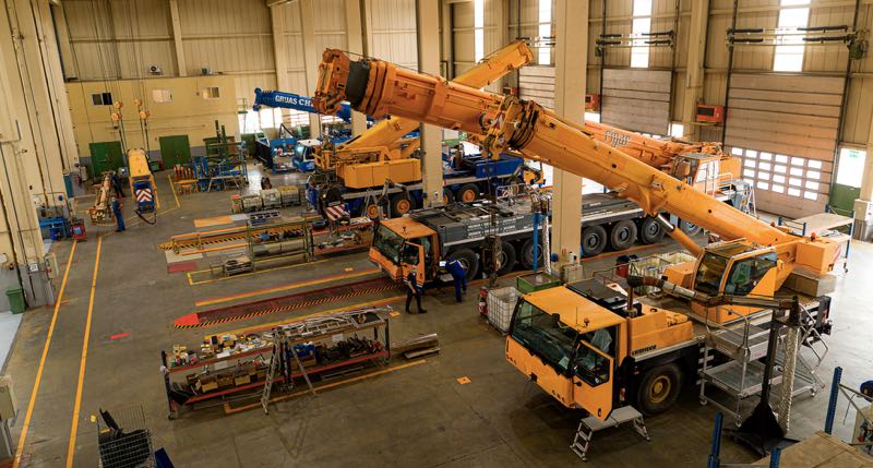 noticias maquinaria Relevo en la dirección del taller de grúas móviles y sobre orugas de Liebherr Ibérica