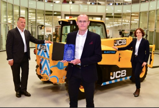 noticias maquinaria manipulador telescópico Loadall eléctrico JCB525-60E