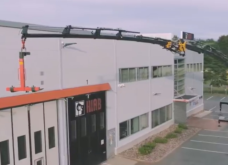 noticias maquinaria Hiab grúa EFFER 1000 Strongest JIB