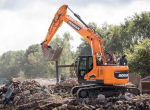 noticias maquinaria excavadoras Doosan de orugas DX235LCR-7