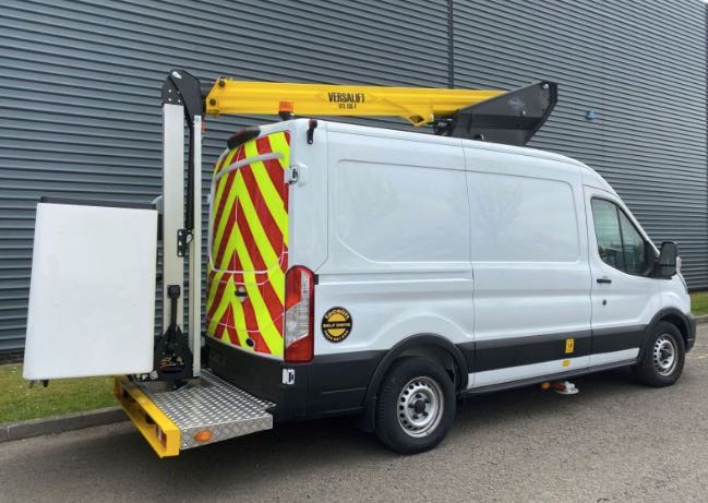 noticias maquinaria 100 plataformas Versalift VTL135F para AFI