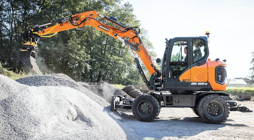 noticias maquinaria Doosan excavadora de ruedas DX100W-7