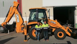 noticias maquinaria Walkia entrega una Retrocargadora JCB 3CX