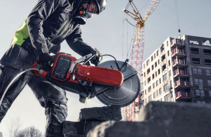 noticias maquinaria cortadora de batería Husqvarna