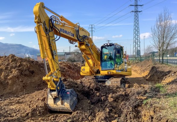 noticias maquinaria excavadora Komatsu PC210NLC-11