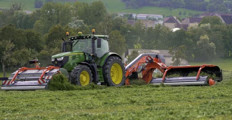 noticias maquinaria Kuhn hilerador l MERGE MAXX 440 F