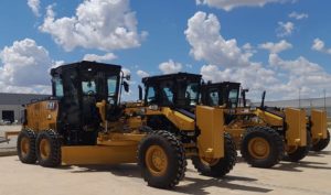 noticias maquinaria Finanzauto entrega motoniveladoras Cat 120